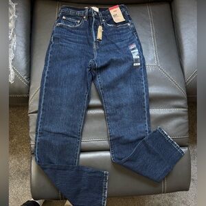 Women’s Levi Jeans 26x32